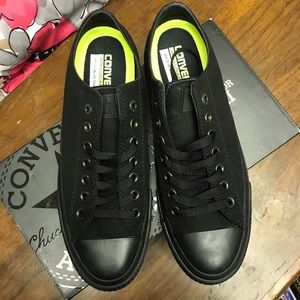 Black/Black Converse BRAND NEW IN BOX/ NEVER WORN